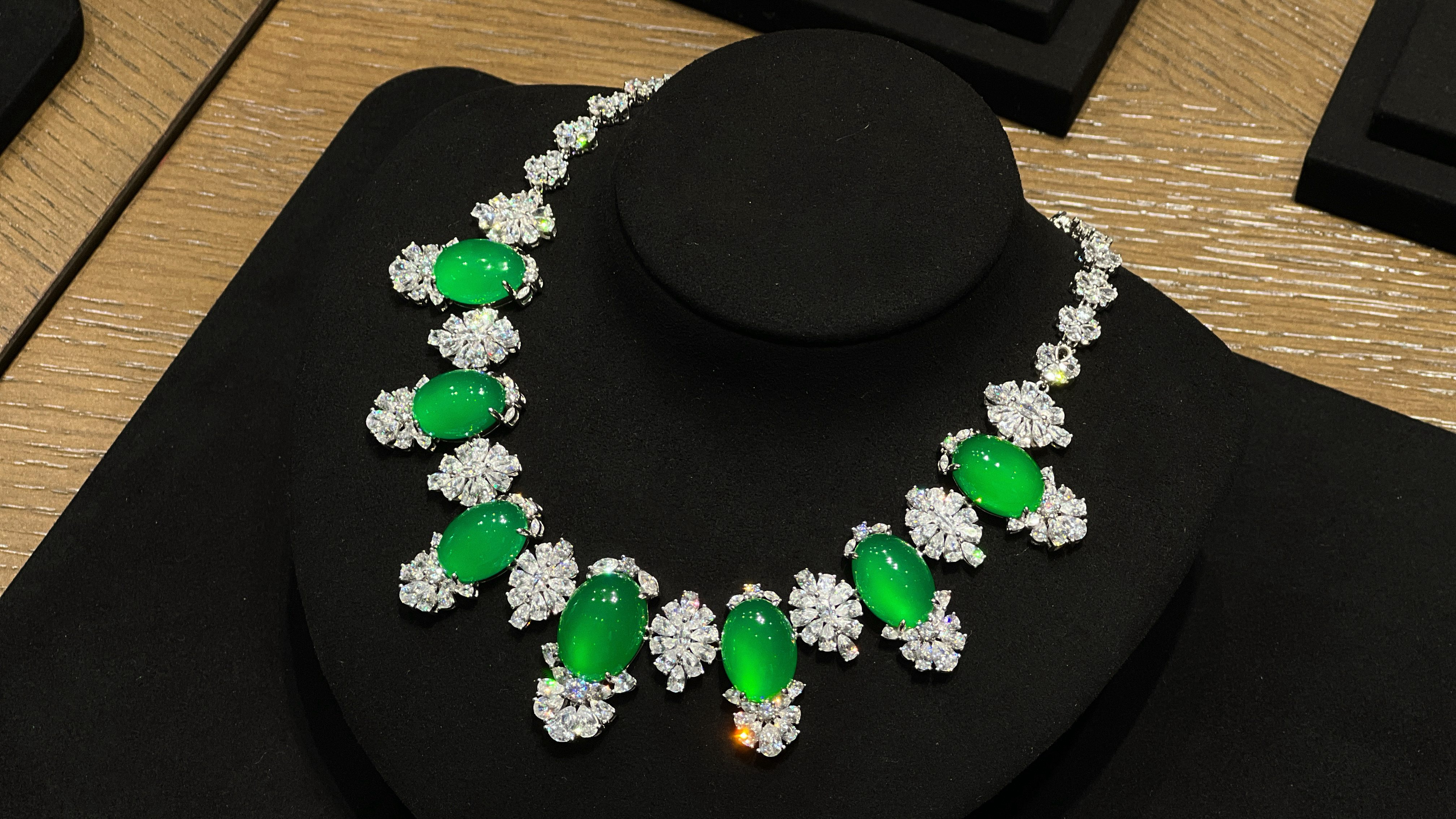 艾凯伦珠宝 - 青岛高端珠宝定制